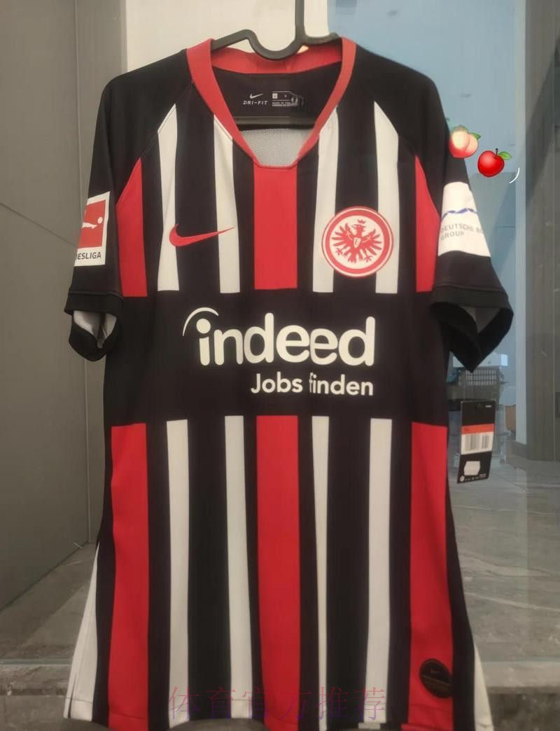 约维奇谈回归法兰克福:很荣幸再次身披球队战袍 约维奇谈回归法兰克福:很荣幸再次身披球队战袍